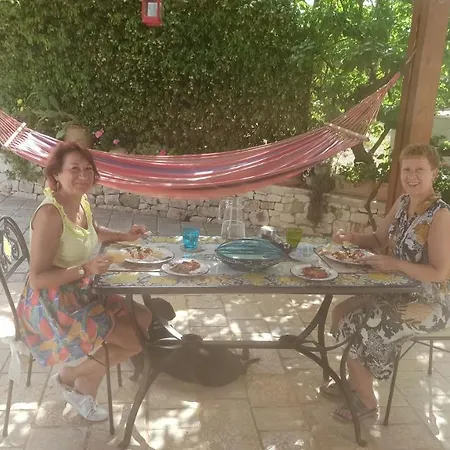 Piccolo Trullo Ostunese Le Jardin De Sophie'